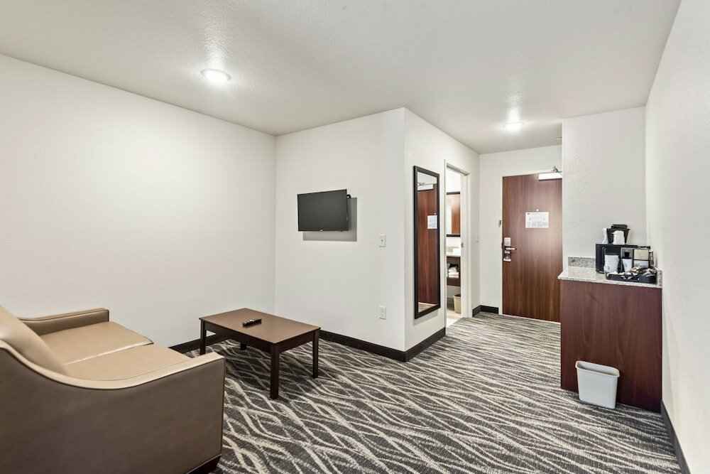 Фото Cobblestone Hotel & Suites - Cullman