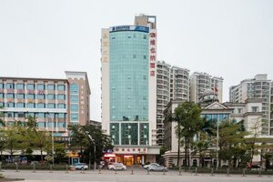 Vienna Hotel Shenzhen Buji Tianhong (Guangdong Province, City of Shenzhen, Zhongxing Road), hotel