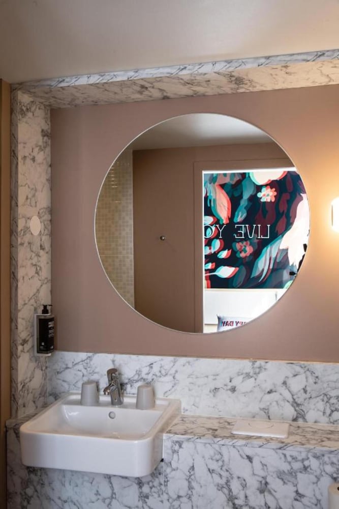 Фото Ibis Styles Bordeaux Centre Gare