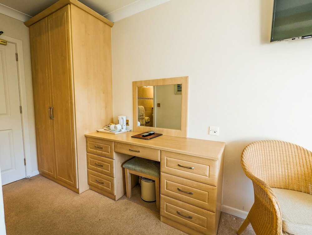 Фото The Grove Hotel