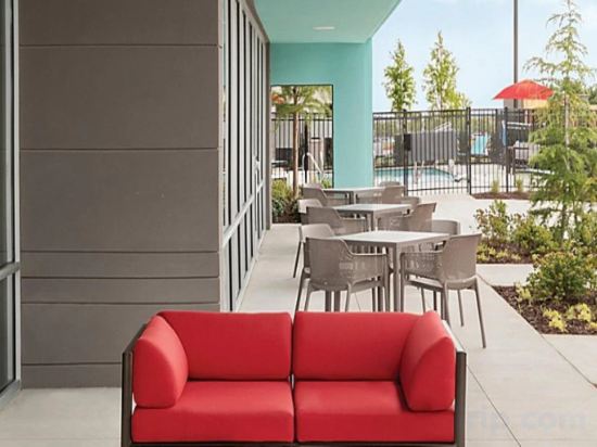 Фото Avid Hotels Denver Airport Area, an Ihg Hotel