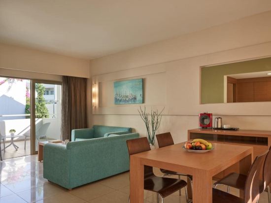 Фото Atlantica Amalthia Beach Hotel – Adults only