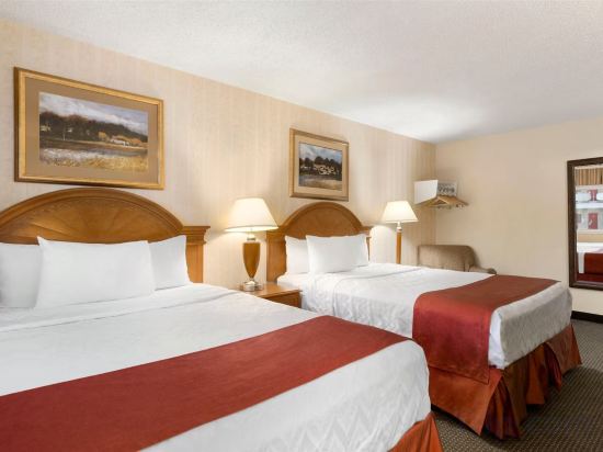 Фото Travelodge by Wyndham North Battleford