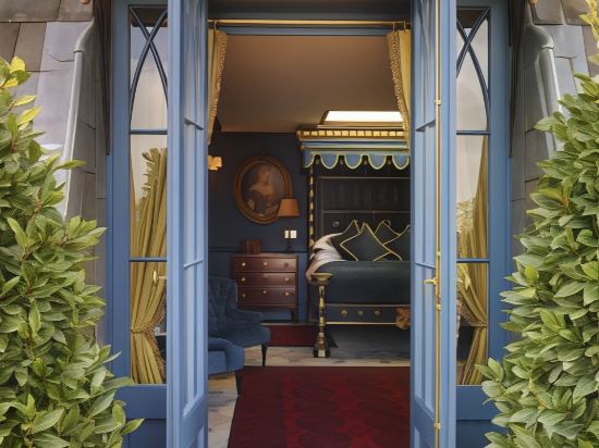 Фото Batty Langley's