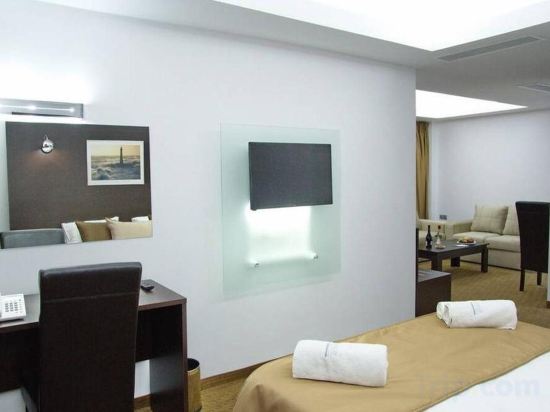 Фото Breeze Boutique Hotel