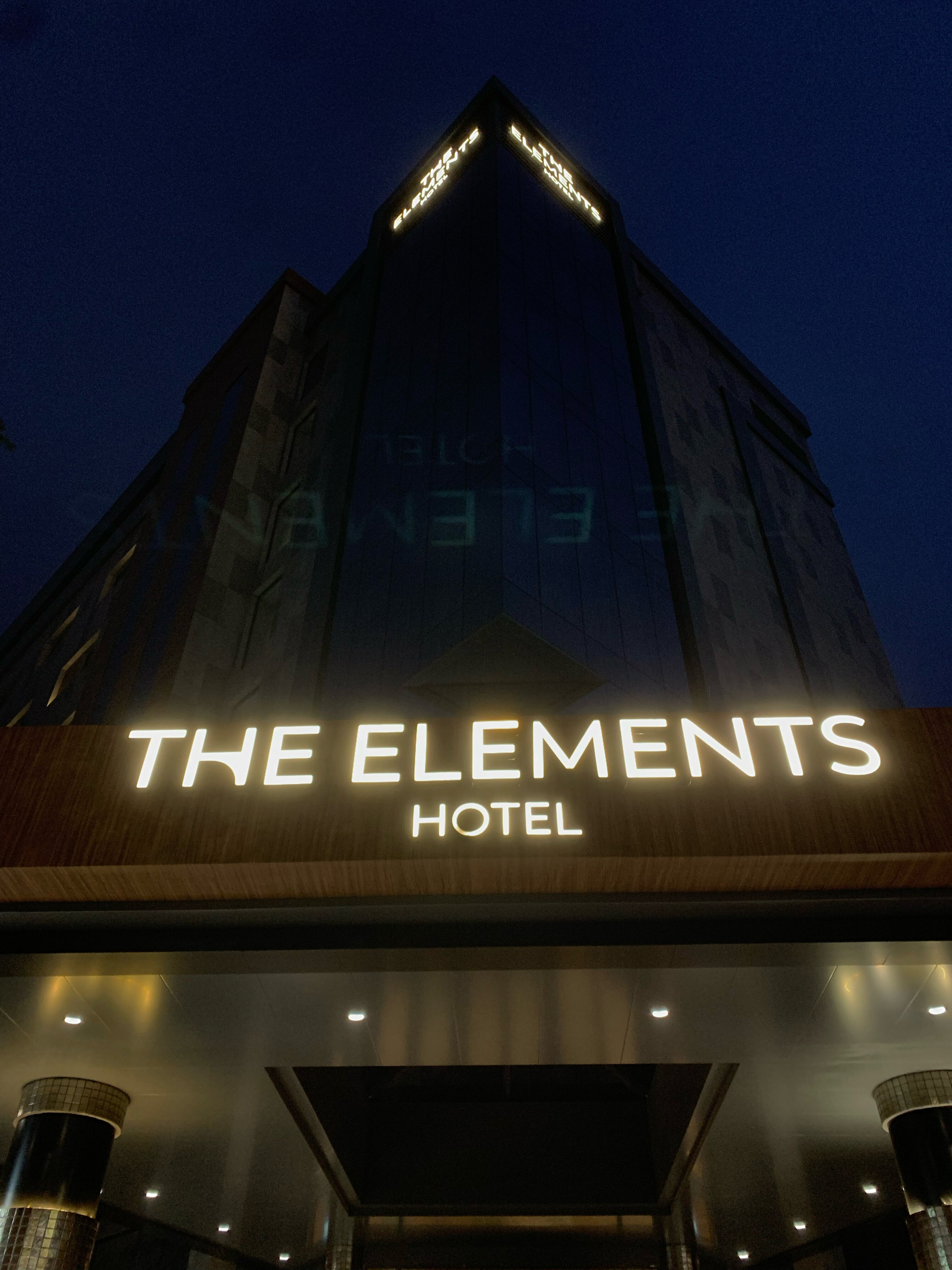 Фото The Elements Hotel