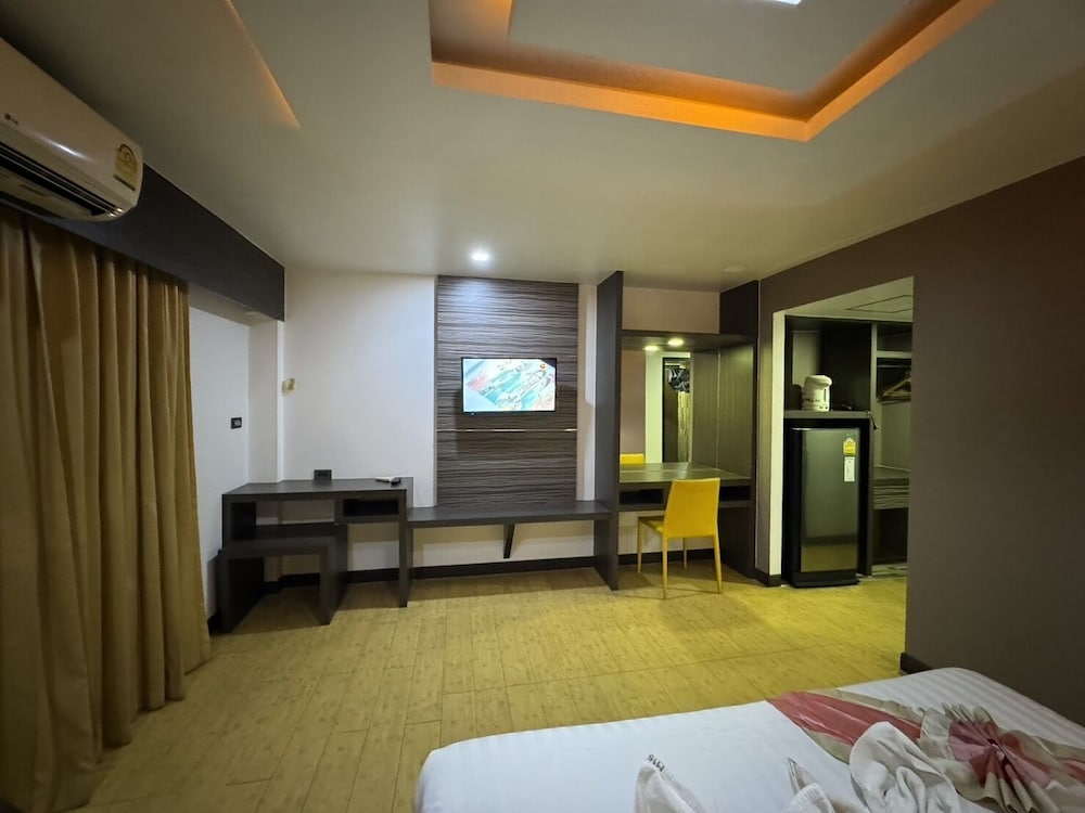 Фото Mr Mac's Hotel