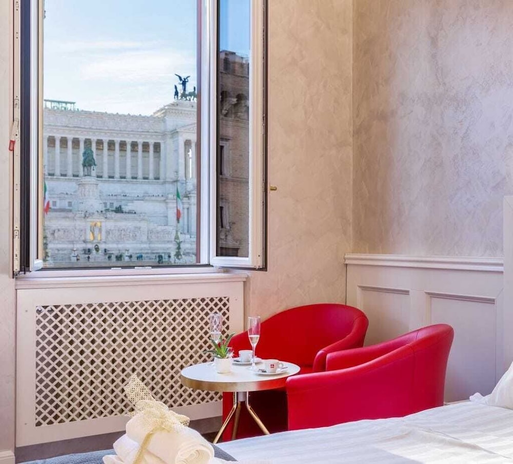 Фото Rental In Rome Piazza Venezia View Luxury Apartment B