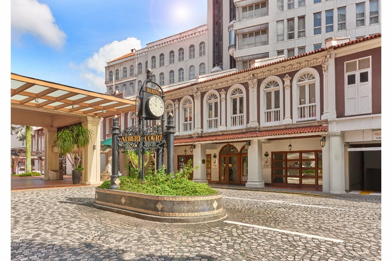 Фото Village Hotel Albert Court by Far East Hospitality