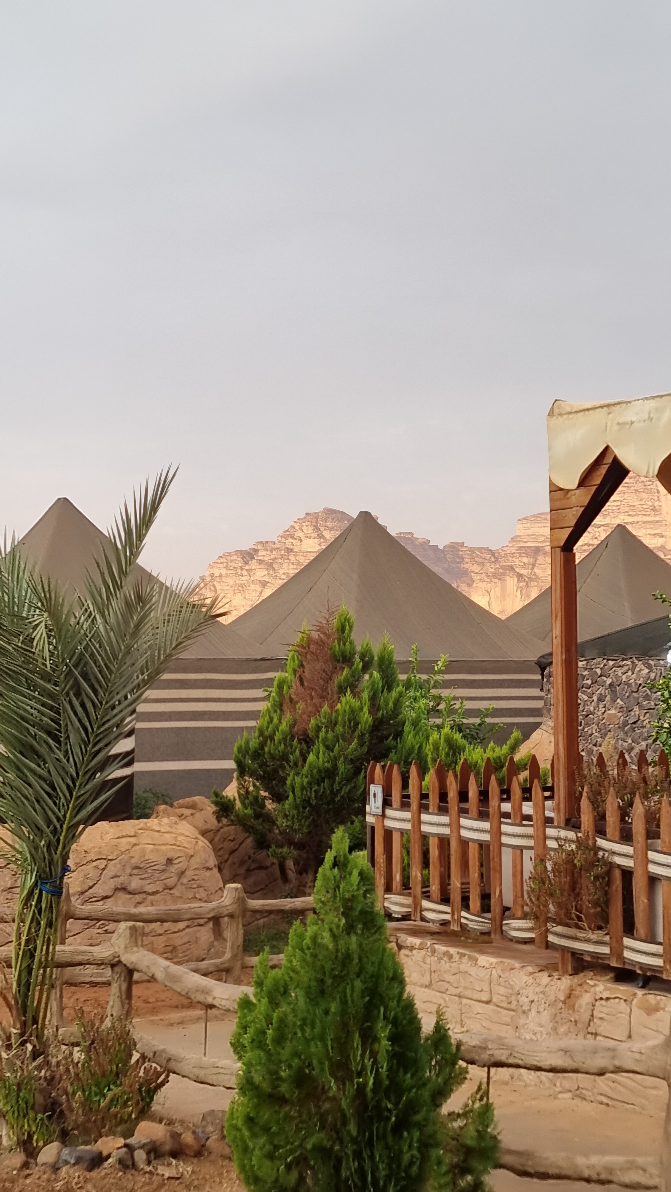 Фото Hasan Zawaideh Camp