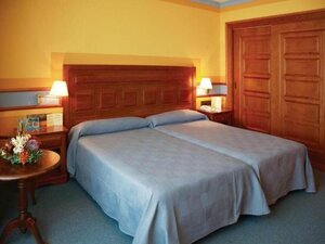 Hotel Antequera Hills (Autonomous Community of Andalusia,  Provincia de Málaga, Calle Antonio González), hotel