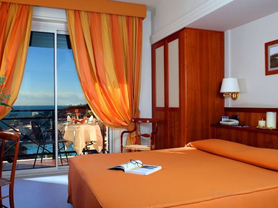 Фото Hotel Vis à Vis