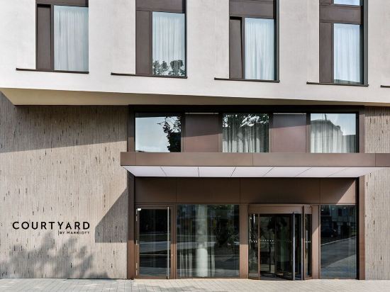 Фото Courtyard by Marriott Hamburg City