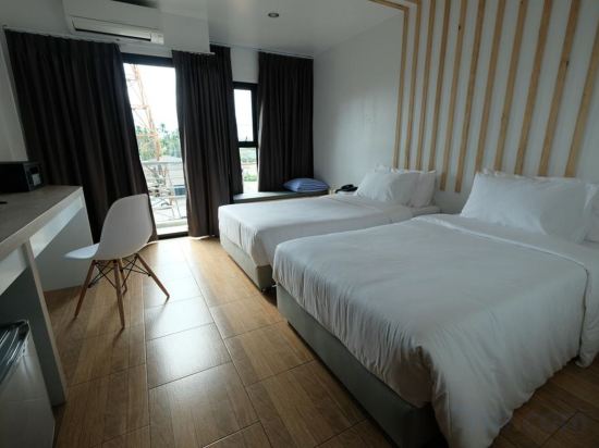 Фото The Galla Hotel