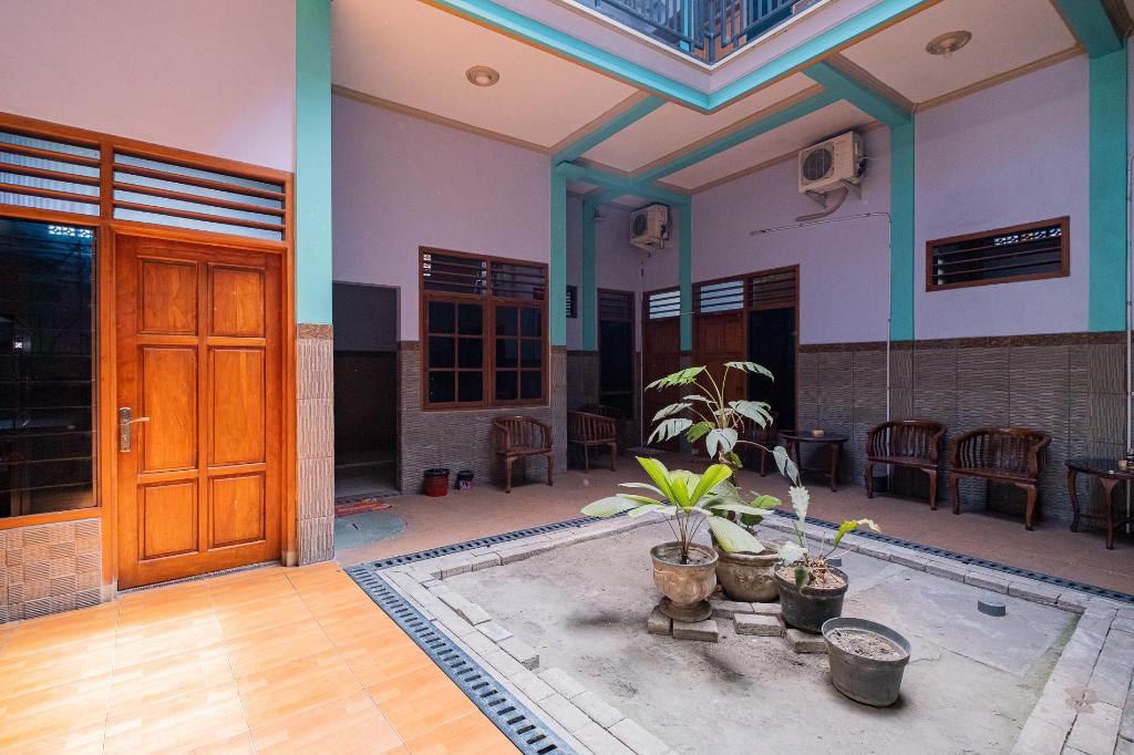 Фото RedDoorz Syariah near Alun Alun Bojonegoro