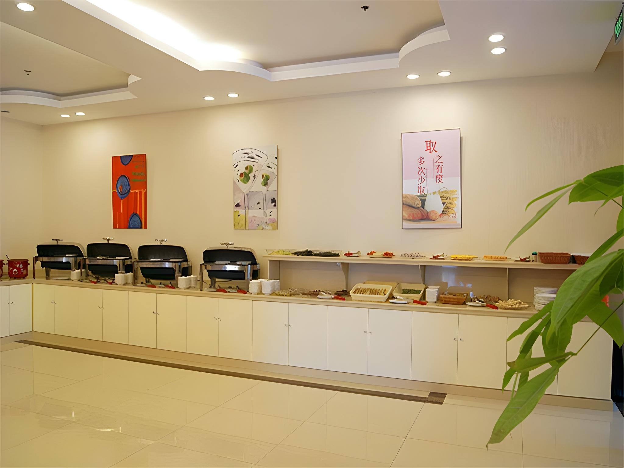 Фото Vienna Hotel Shanghai Pudong Airport Huaxia Road