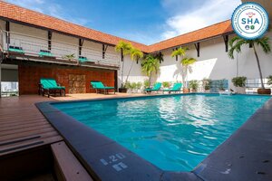Гостиница Pinnacle Lumpinee Park Hotel