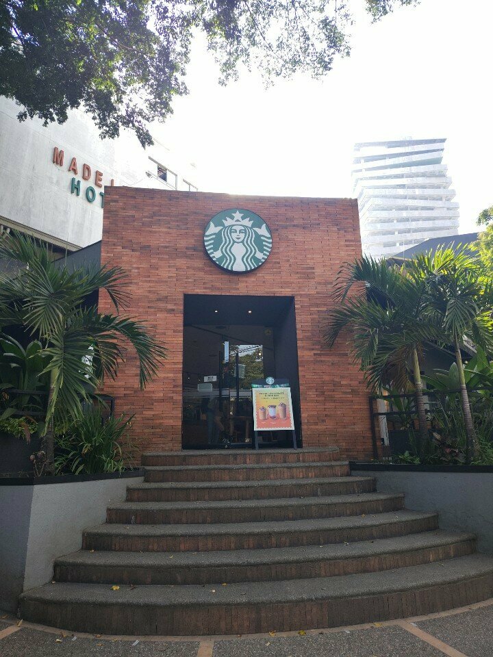 Coffee shop Starbucks, Medellin, photo