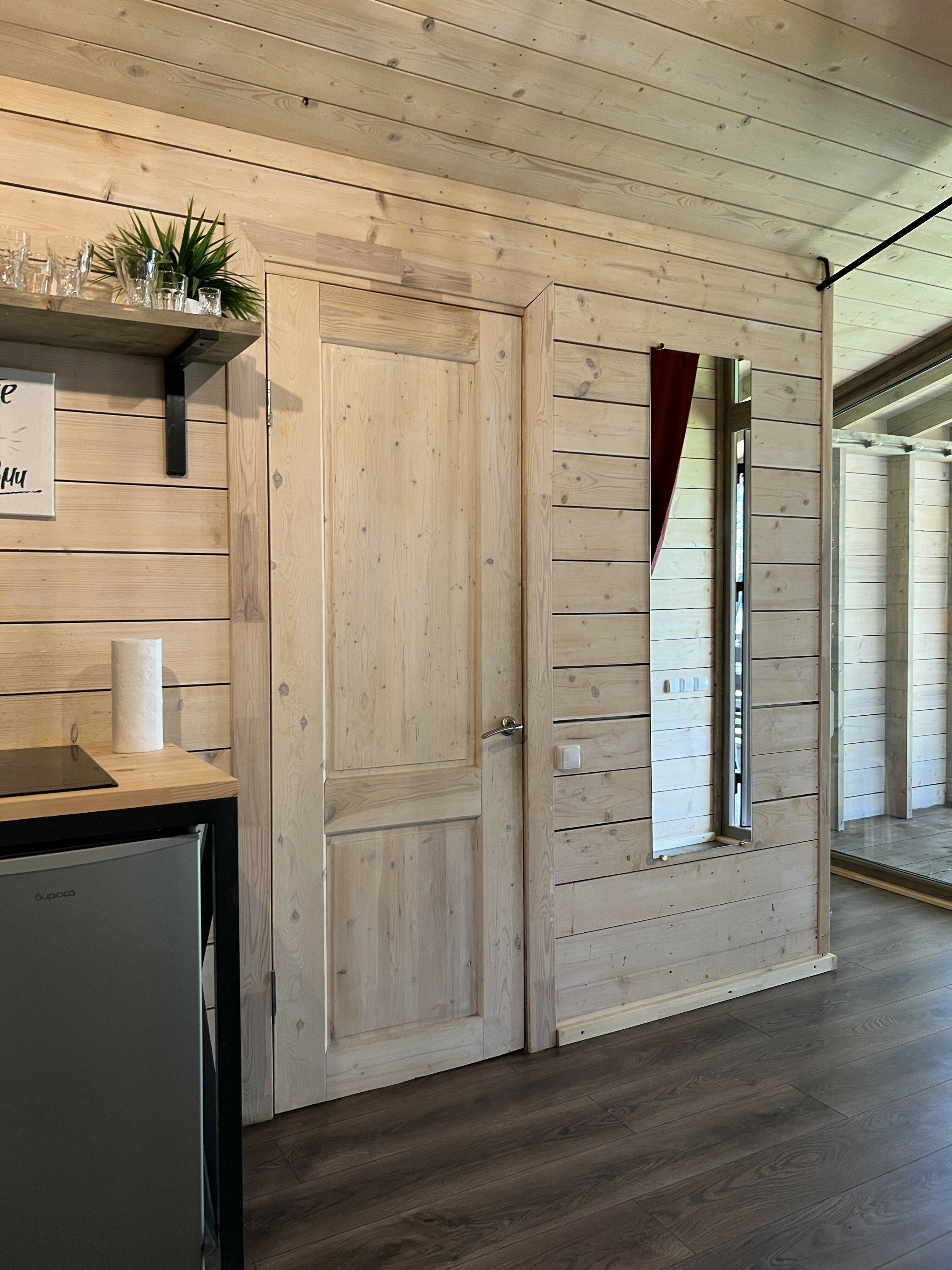 Фото Klever House, Голубое озеро