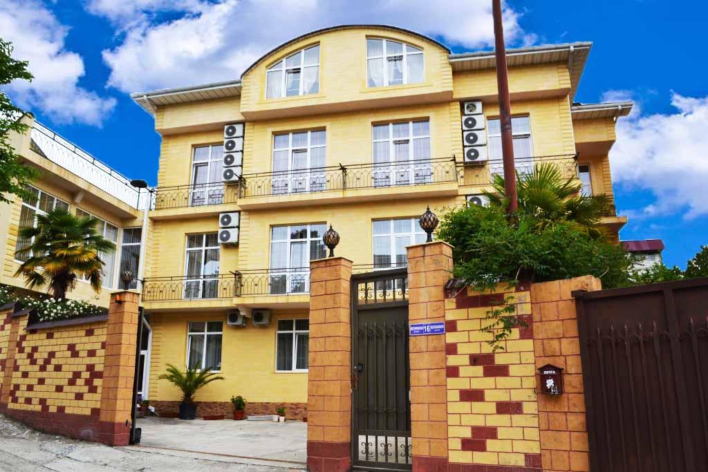 Фото отеля 1