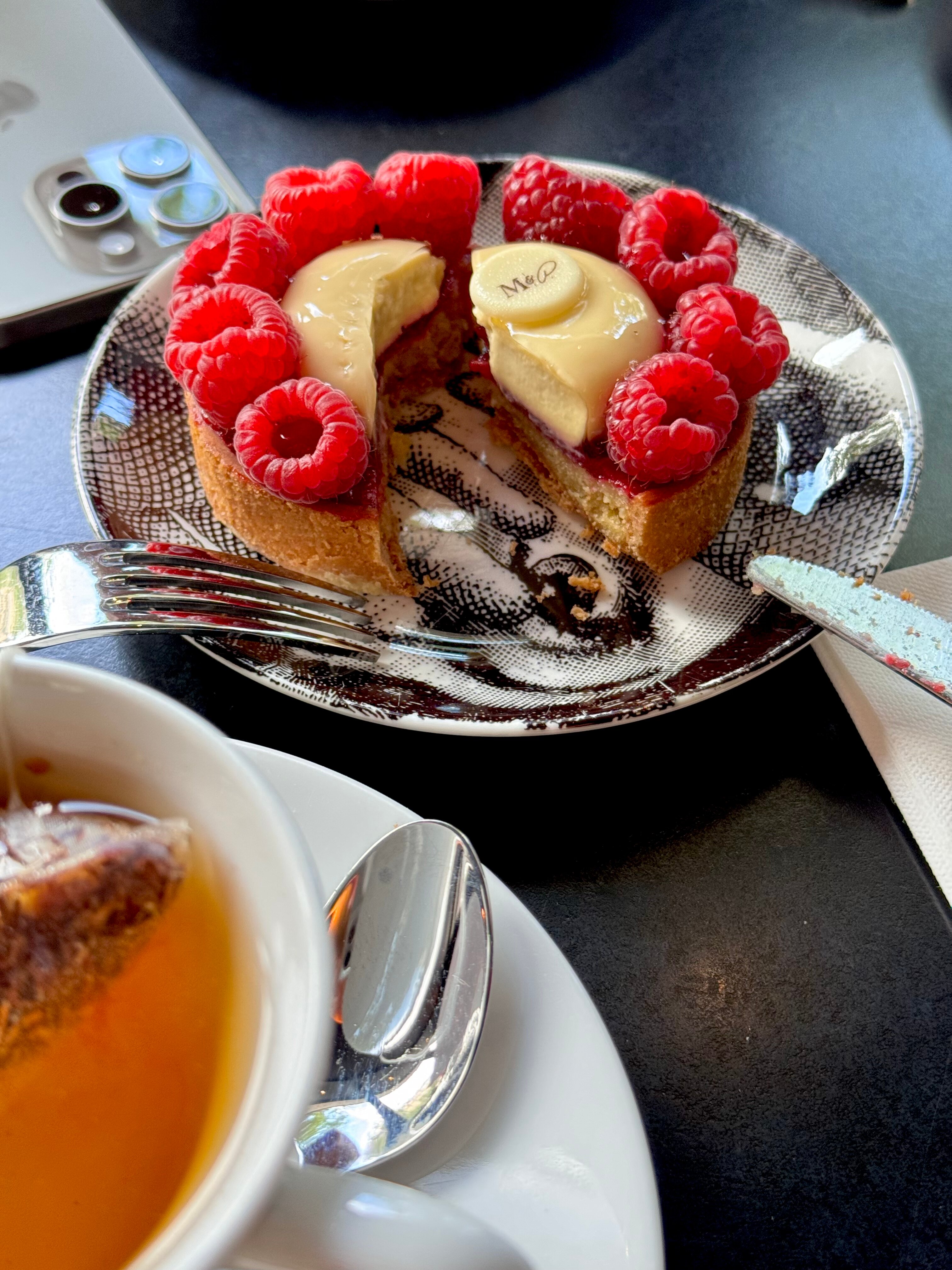 Фото La Comtesse