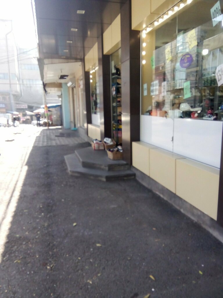 Shoe store Leo Shoes, Yerevan, photo