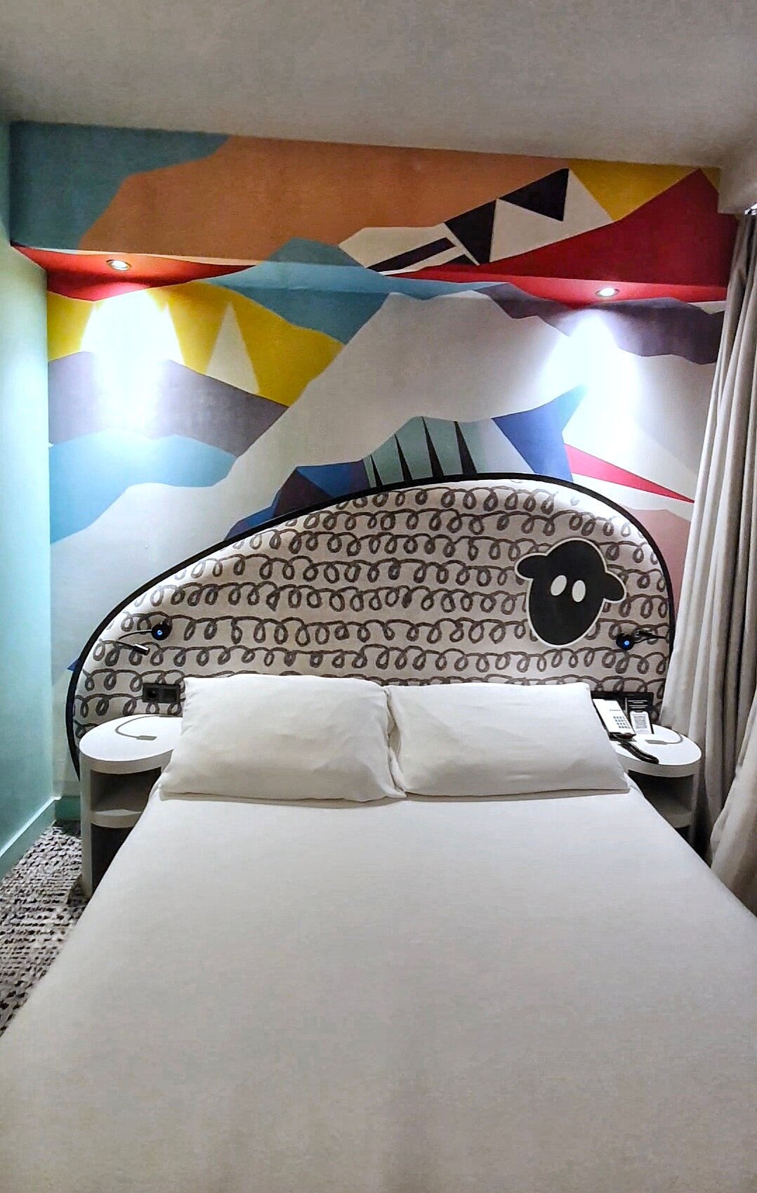 Фото Ibis Styles Tbilisi Center