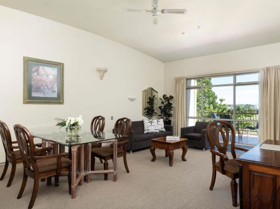 Фото Arawa Park Hotel