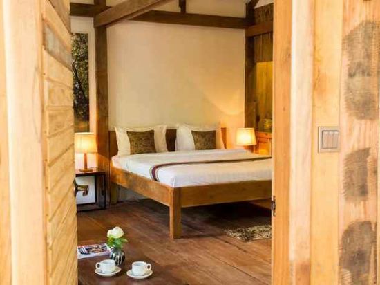 Фото Isann Lodge