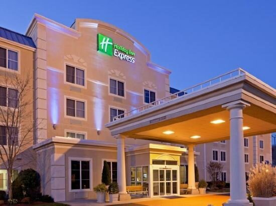 Hotel Holiday Inn Express & Suites Milford by Ihg, State of Connecticut, photo