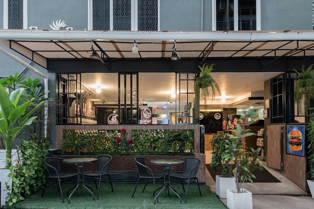 Фото Patong Buri Resort