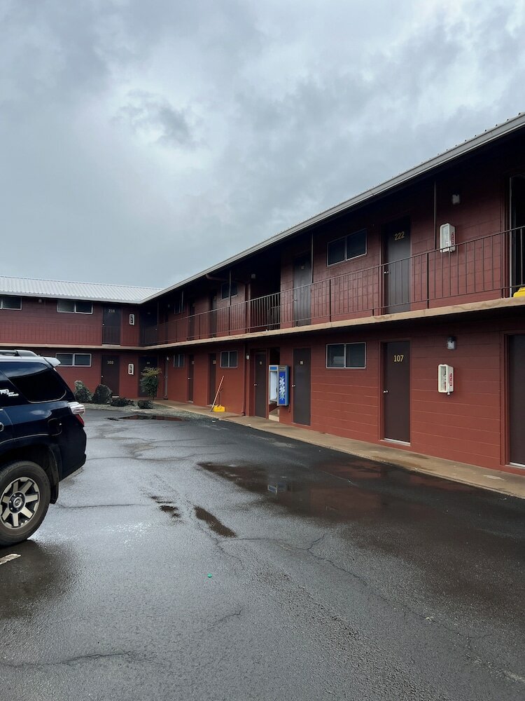 Фото Tip Top Motel Cafe & Bakery