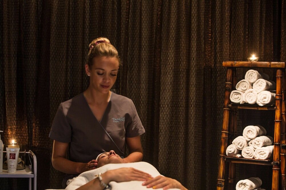 Фото Vrissiana Beach Hotel