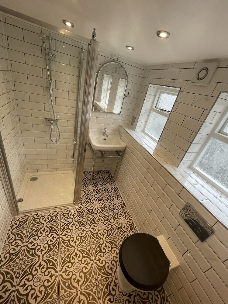 Фото Albany Hotel