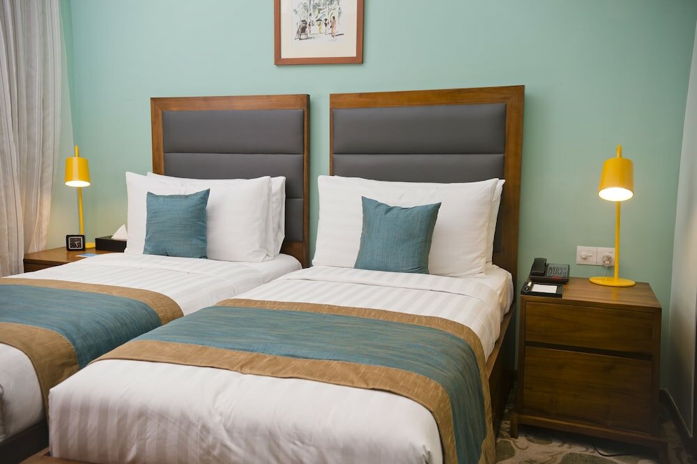 Фото Ocean Edge Suites & Hotel Colombo