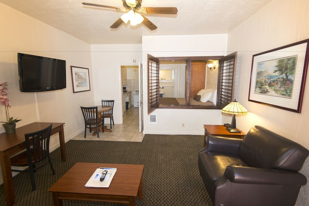 Фото Capitola Venetian Hotel