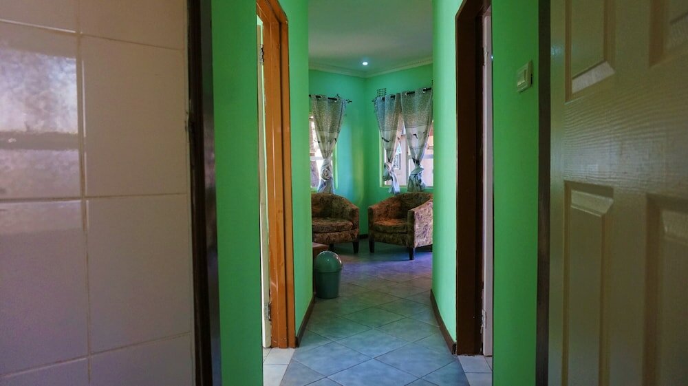 Фото Tasha Lodge