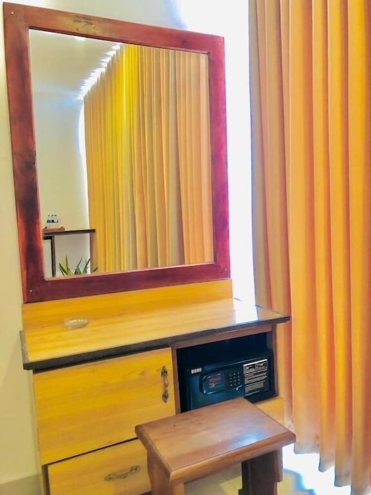 Фото Mirissa Beach Inn