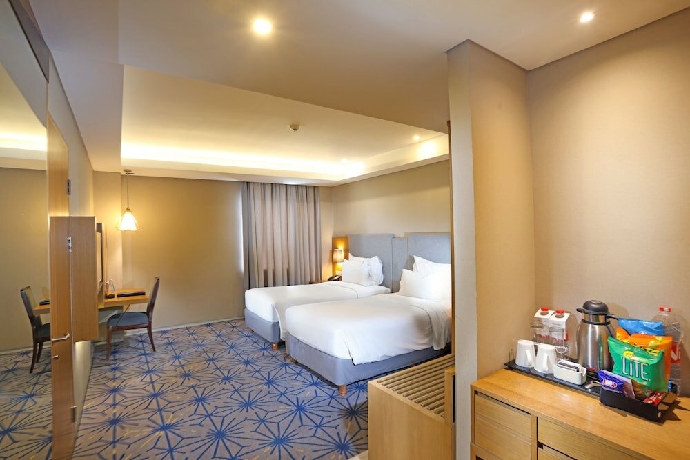 Фото Swiss-Belhotel Pondok Indah