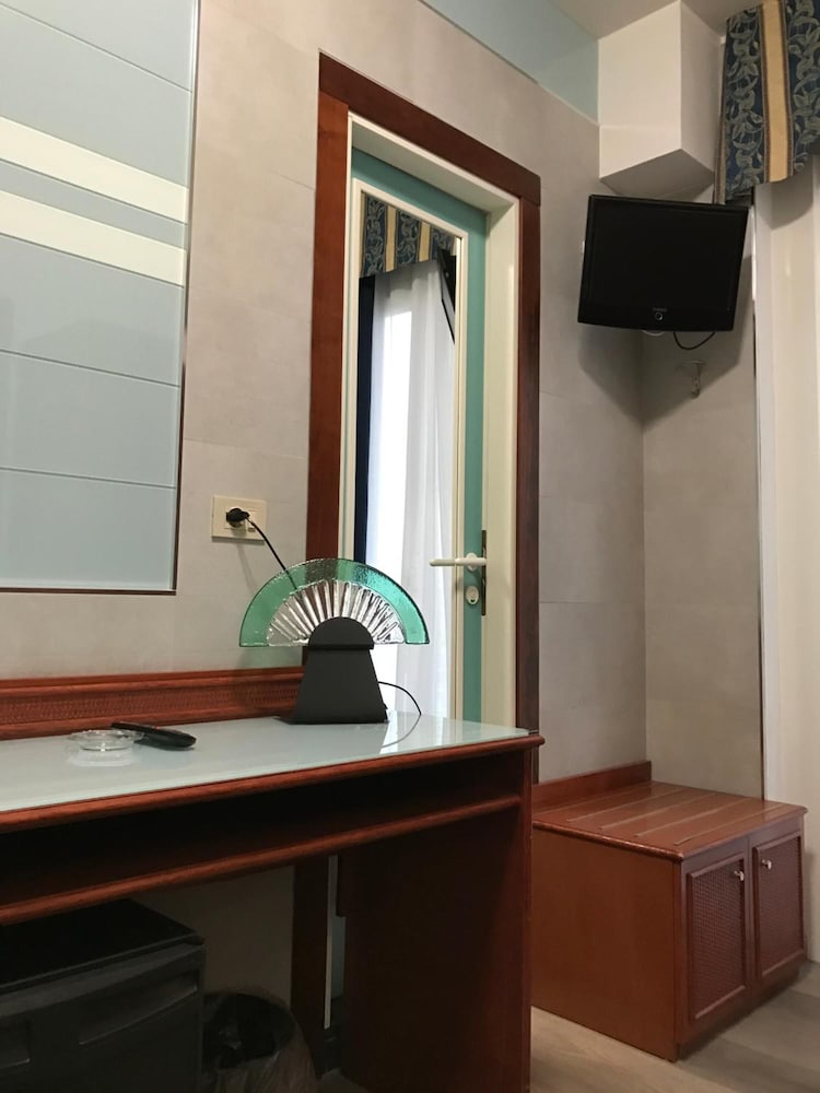 Фото Hotel Colombo