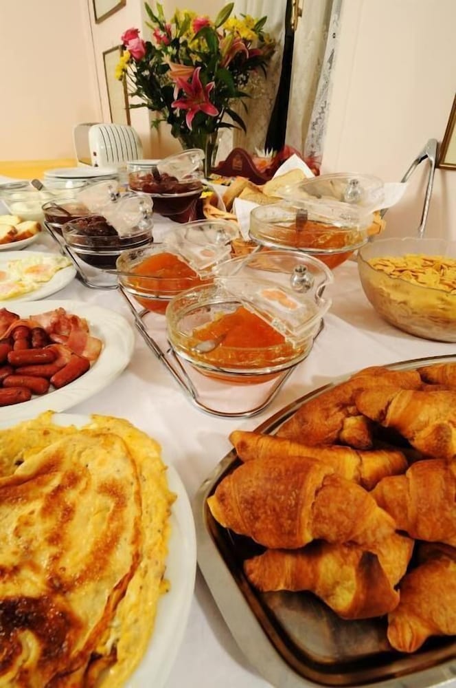 Фото Konstantinoupolis Hotel