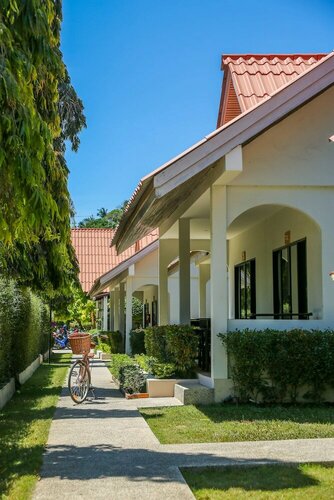 Внешний вид отеля Naiharn Beach Resort в Равае, фото 3