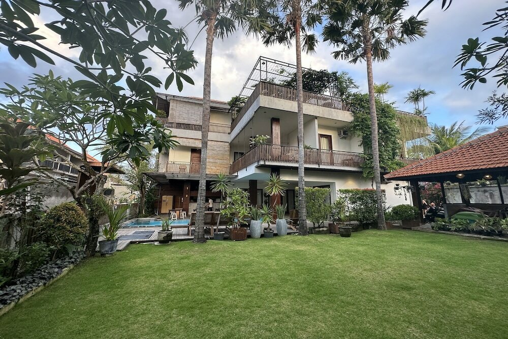 Фото The Paving Villa