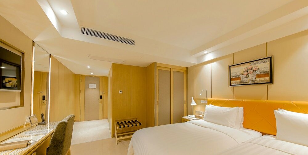 Фото Royal Dragon Hotel