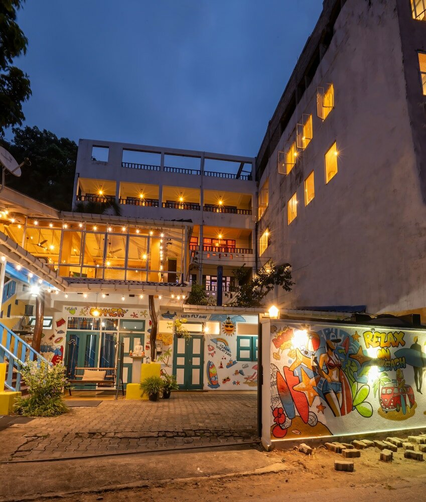 Фото отеля 1