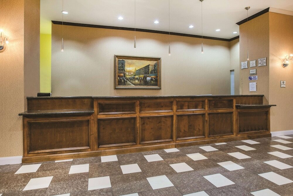 Фото La Quinta Inn & Suites by Wyndham Dallas South-DeSoto