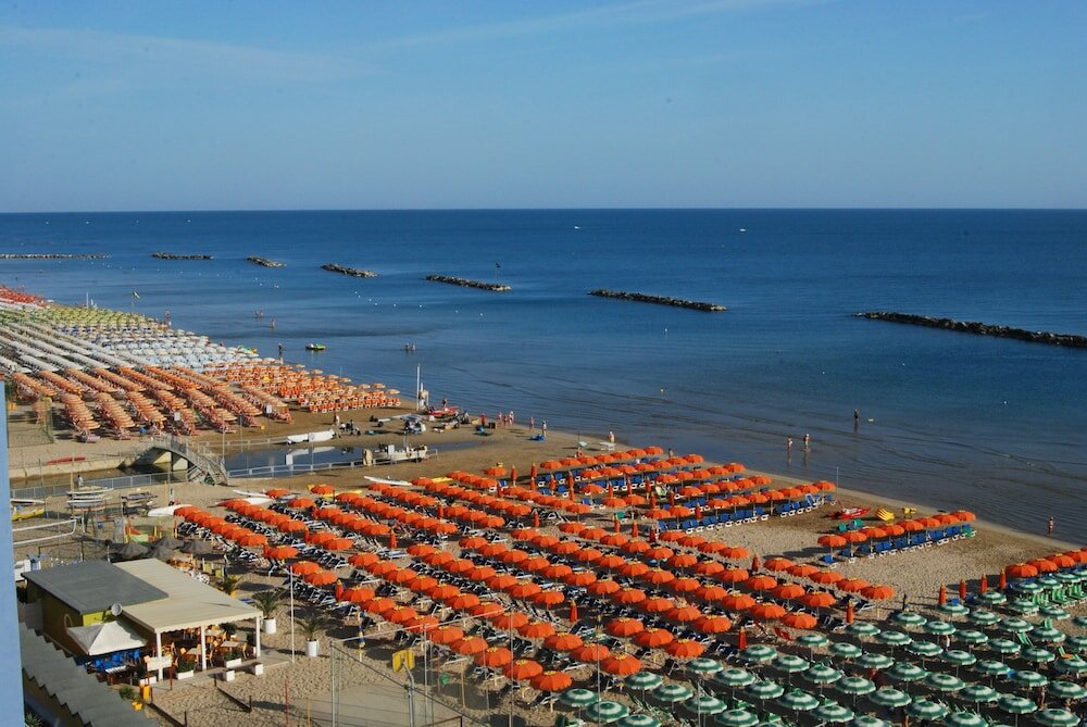 Фото Hotel Embassy Pesaro