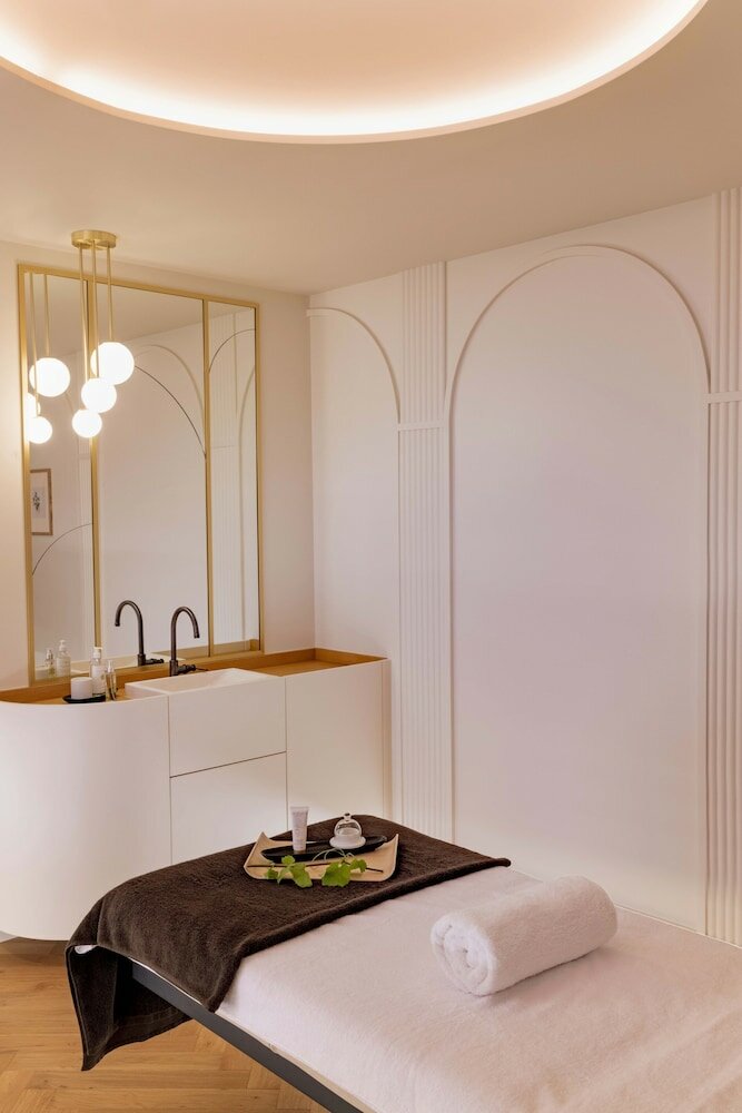 Фото Maison Rouge Hotel