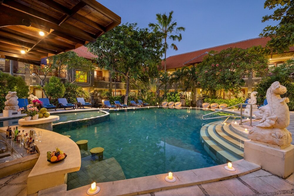 Фото Adhi Jaya Hotel