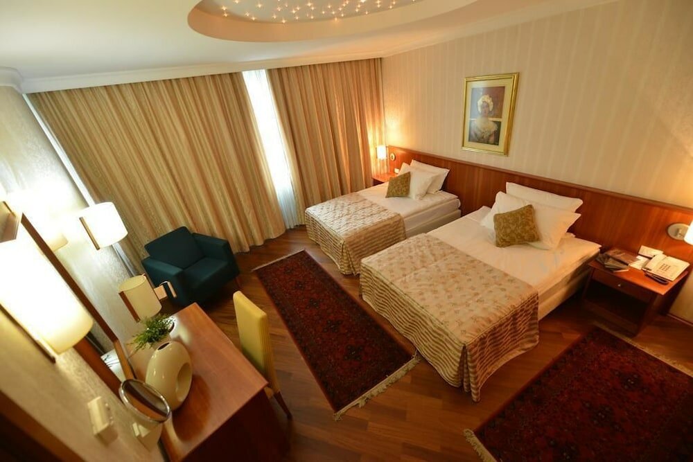 Фото Hotel Karpos